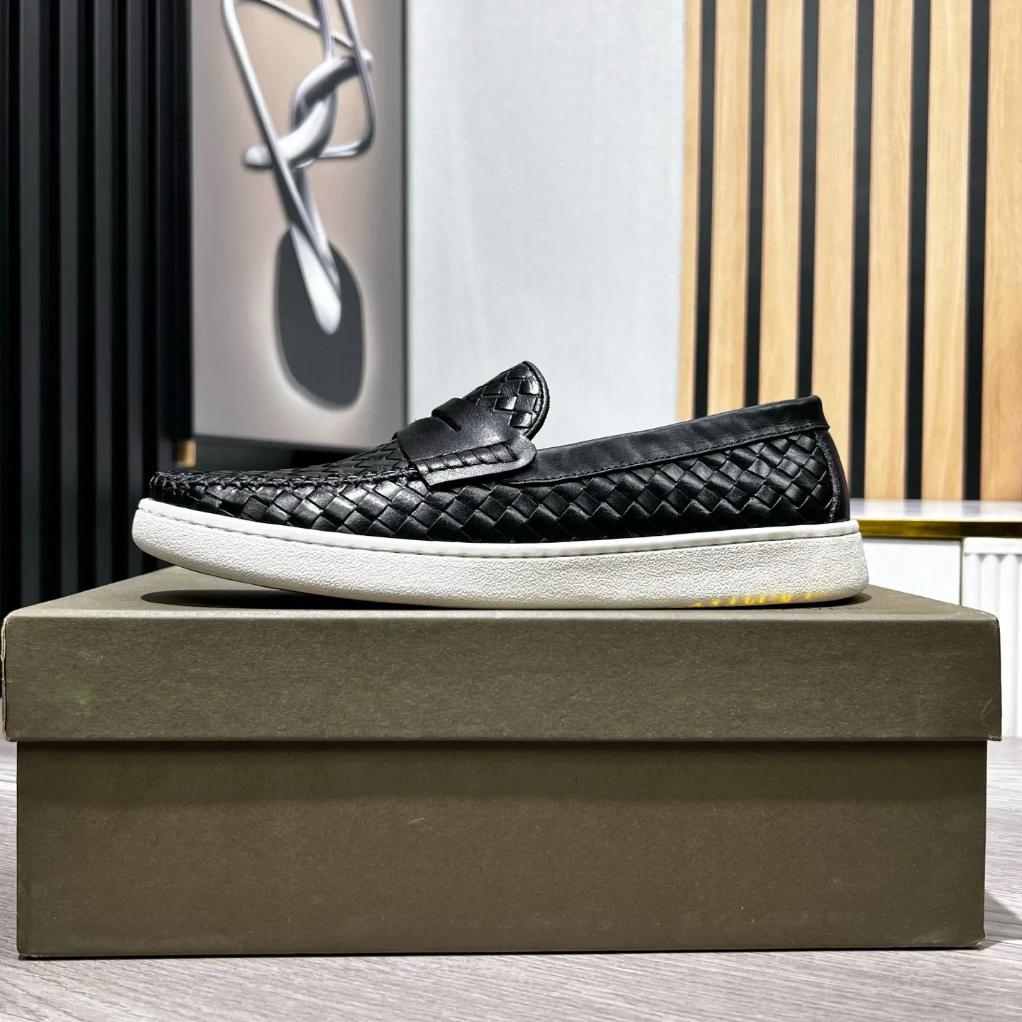 Ex-factory price 500 BV〰️Purely handmade classic men's beanie shoes👉👉driving shoes, slip-on shoes, made of imported cowhide woven from Italy, 💕water-dyed cowhide lining, 🔊original outsole, waterproof platform design, comfortable on the feet. A good choice for traveling and driving, two colors available, code number: 38-44, (45 can be customized)